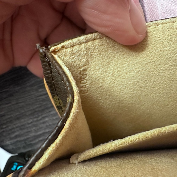Louis Vuitton Monogram Twin Pochette preloved in pristine condition - Picture 6 of 9